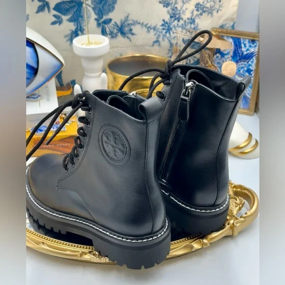 🆕 TORY BURCH 🧿 NWOB Miller Lug Sole Boots, Black Leather - Sz 6 - Picture 6 of 14